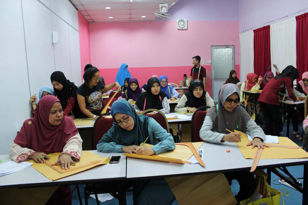 Kelas dan bengkel sedang berlangsung di bilik seminar Kuantan - kapasiti sehingga 100 orang