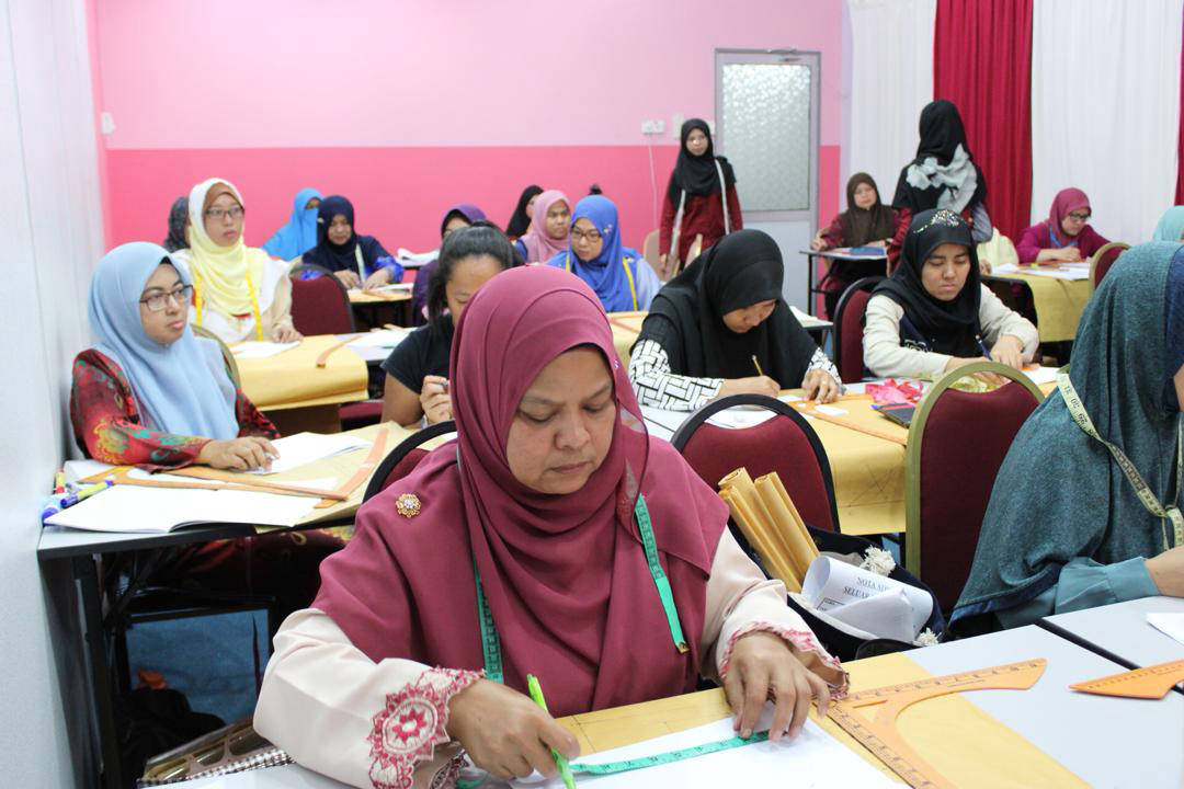 Bilik seminar kuantan sedang digunakan untuk kursus dan bengkel
